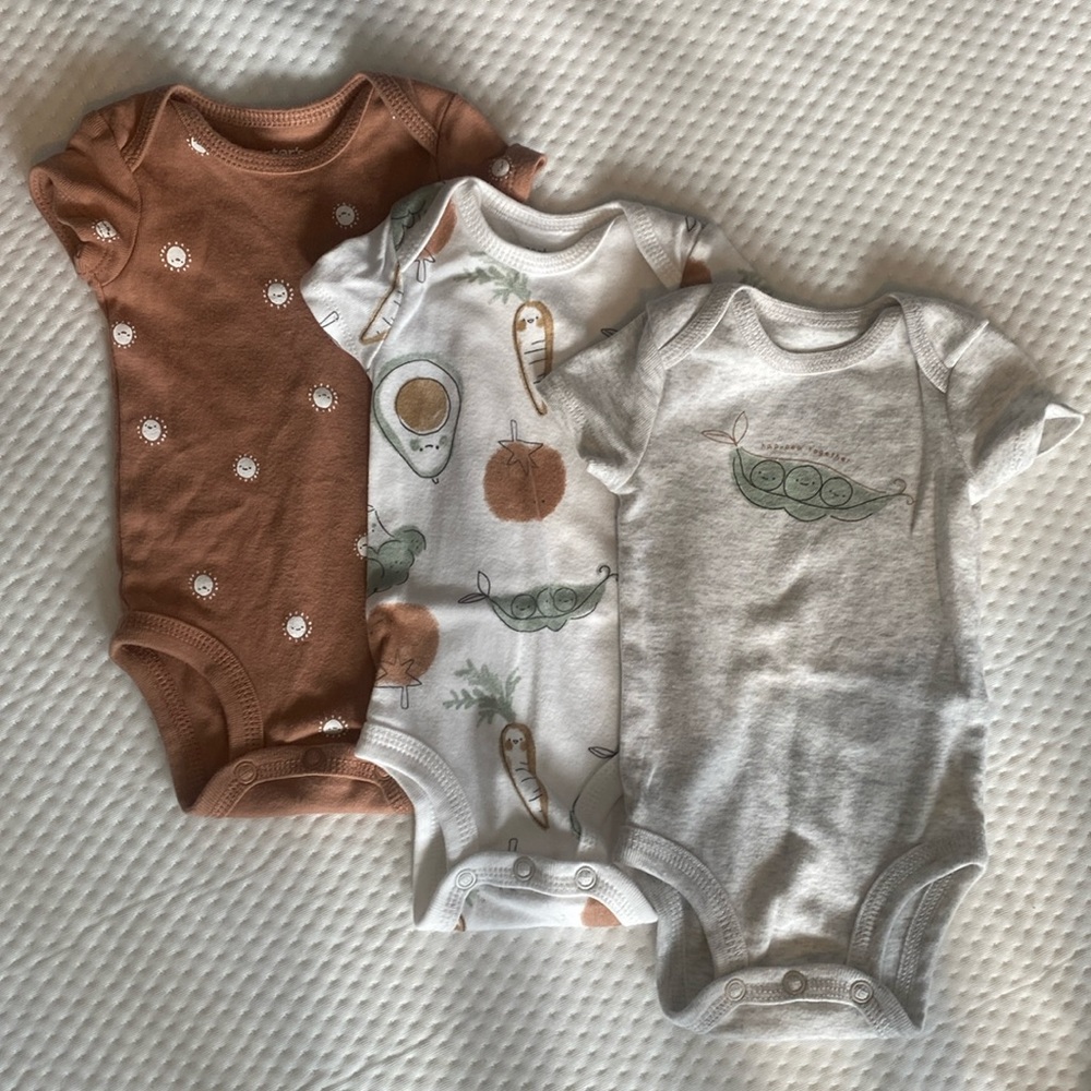 Carters newborn baby onesies - set of 3